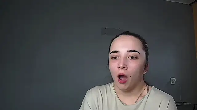 Eva Gloryy online show from March 2026 12:16:01 PM