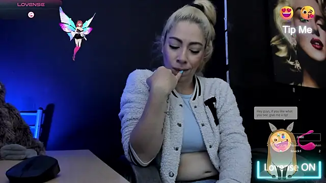 Snapshot of viktoria_davis_ chatting on October 2025 11:26:02 PM viktoria davis online show from October 2025 11:26:02 PM