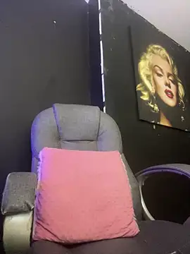 Snapshot of viktoria_davis_ chatting on November 2025 10:56:02 PM viktoria davis online show from November 2025 10:56:02 PM