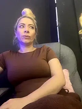 Snapshot of viktoria_davis_ chatting on November 2025 12:55:01 AM viktoria davis online show from November 2025 12:55:01 AM