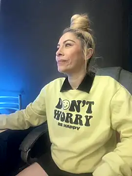 Snapshot of viktoria_davis_ chatting on November 2025 12:24:02 AM viktoria davis online show from November 2025 12:24:02 AM