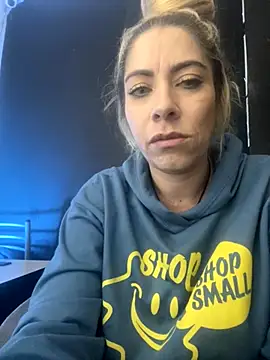 Snapshot of viktoria_davis_ chatting on December 2025 11:36:02 PM viktoria davis online show from December 2025 11:36:02 PM