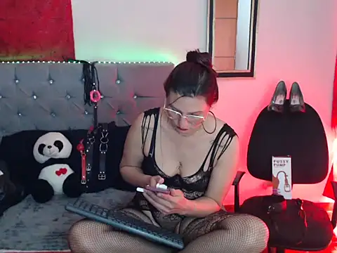 Snapshot of sachaclinford chatting on February 2026 01:59:01 PM sachaclinford online show from February 2026 01:59:01 PM