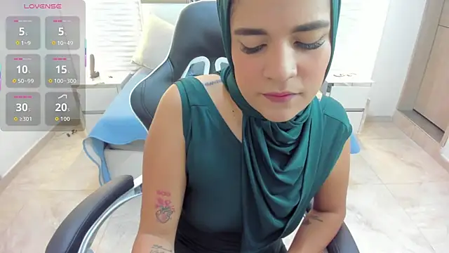 Snapshot of Zulema_hamdi chatting on October 2025 12:09:02 PM Zulema hamdi online show from October 2025 12:09:02 PM