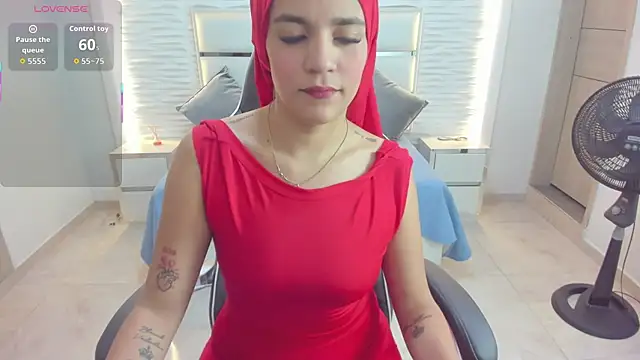 Snapshot of Zulema_hamdi chatting on November 2025 11:10:01 AM Zulema hamdi online show from November 2025 11:10:01 AM