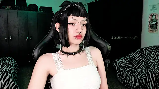 Snapshot of roxy_toxic chatting on January 2026 02:47:01 AM roxy toxic online show from January 2026 02:47:01 AM