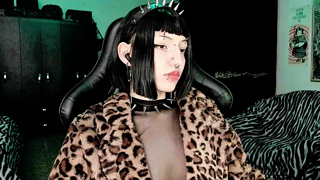 Snapshot of roxy_toxic chatting on January 2026 12:46:01 AM roxy toxic online show from January 2026 12:46:01 AM