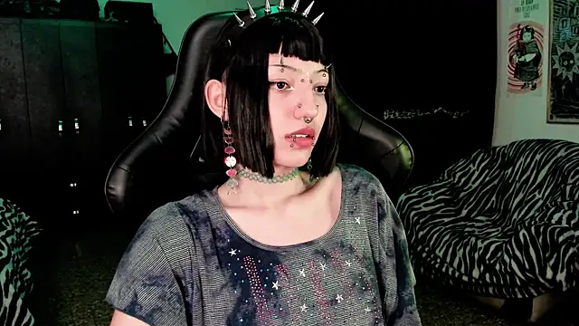 Snapshot of roxy_toxic chatting on January 2026 11:54:02 PM roxy toxic online show from January 2026 11:54:02 PM