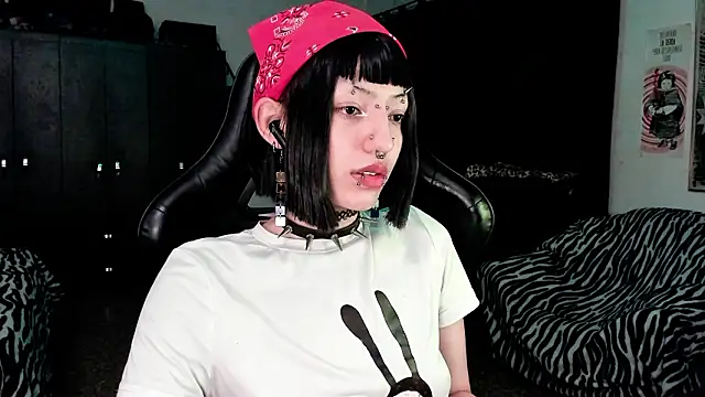 Snapshot of roxy_toxic chatting on January 2026 12:25:02 AM roxy toxic online show from January 2026 12:25:02 AM