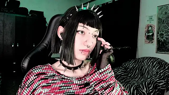 Snapshot of roxy_toxic chatting on February 2026 01:15:02 AM roxy toxic online show from February 2026 01:15:02 AM