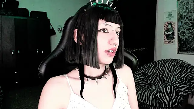 Snapshot of roxy_toxic chatting on February 2026 01:00:02 AM roxy toxic online show from February 2026 01:00:02 AM