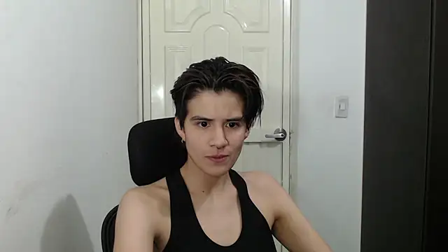 Snapshot of Dha_lia0 chatting on January 2025 04:12:01 AM Dha lia0 online show from January 2025 04:12:01 AM