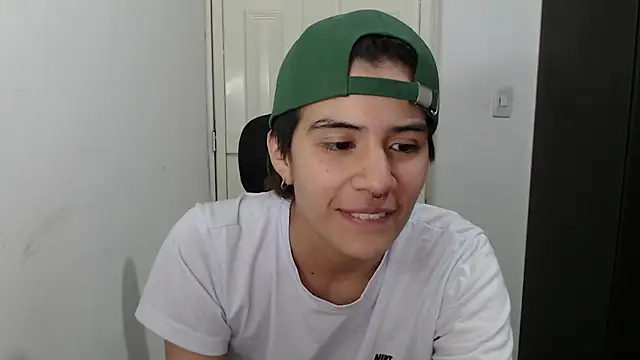 Snapshot of Dha_lia0 chatting on January 2025 12:20:01 AM Dha lia0 online show from January 2025 12:20:01 AM