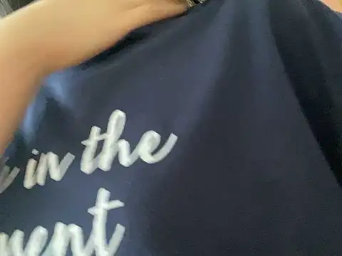 Snapshot of riri_riri_jp chatting on September 2025 05:35:02 AM riri riri jp online show from September 2025 05:35:02 AM