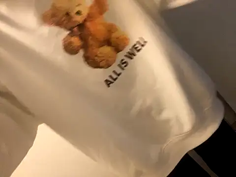 Snapshot of riri_riri_jp chatting on November 2025 10:03:01 AM riri riri jp online show from November 2025 10:03:01 AM