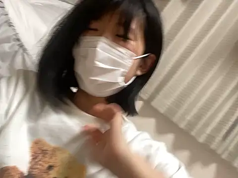 Snapshot of riri_riri_jp chatting on December 2025 11:04:02 AM riri riri jp online show from December 2025 11:04:02 AM