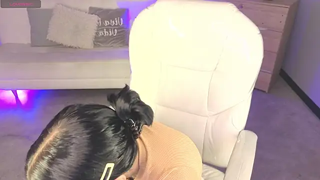 Nicole Foxx  online show from February 2026 08:38:02 PM