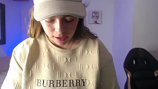 Snapshot of Kitten_Cam chatting on December 2025 12:12:02 PM Kitten Cam online show from December 2025 12:12:02 PM