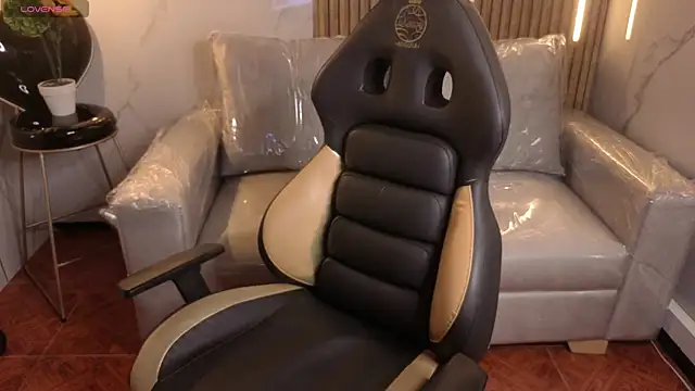 Snapshot of Kitten_Cam chatting on February 2026 03:36:02 AM Kitten Cam online show from February 2026 03:36:02 AM