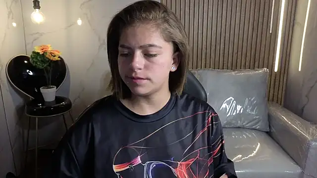 Snapshot of Kitten_Cam chatting on February 2026 03:59:01 AM Kitten Cam online show from February 2026 03:59:01 AM