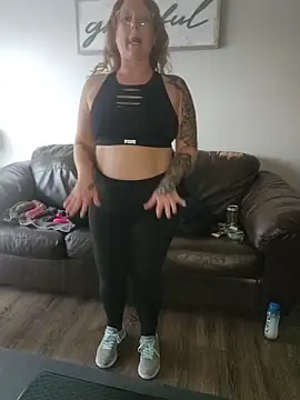 TattedMamaXOXO online show from November 2025 05:06:01 PM