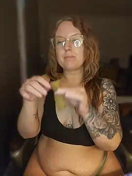 TattedMamaXOXO online show from April 2026 07:29:01 PM