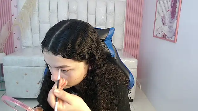 shalon diaz s online show from November 2025 01:22:02 PM