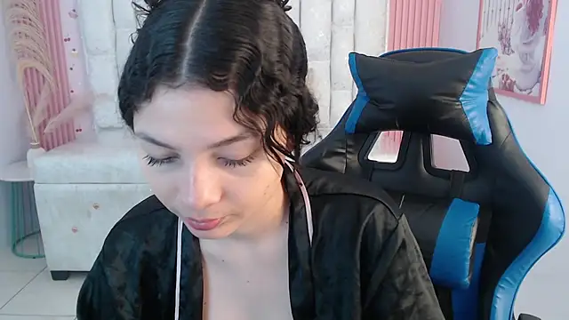 shalon diaz s online show from November 2025 01:00:01 PM