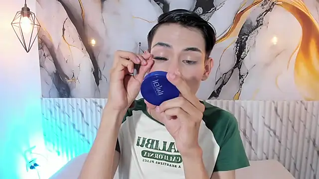 Snapshot of JackeOwens chatting on November 2025 12:47:01 AM JackeOwens online show from November 2025 12:47:01 AM