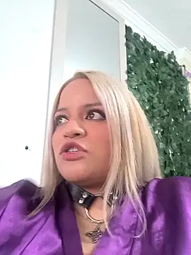 victoria  floyd online show from November 2025 09:47:01 PM