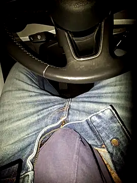 Nzino1983 online show from March 2026 06:25:02 PM