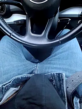 Nzino1983 online show from March 2026 04:51:02 PM