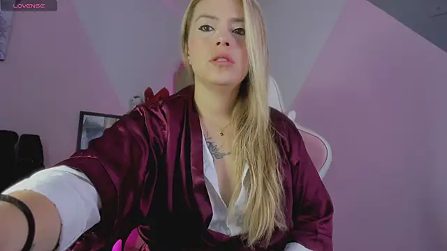 RayaCarr  online show from November 2025 01:57:02 PM