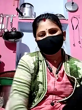 Snapshot of Bhavya_Bhan chatting on February 2025 02:06:02 AM Bhavya Bhan online show from February 2025 02:06:02 AM