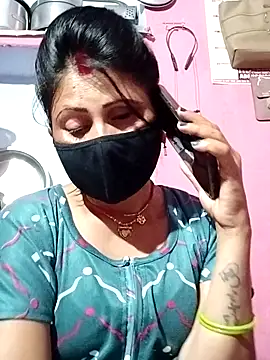 Snapshot of Bhavya_Bhan chatting on February 2025 06:42:01 PM Bhavya Bhan online show from February 2025 06:42:01 PM