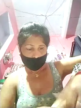 Snapshot of Bhavya_Bhan chatting on October 2025 12:19:02 AM Bhavya Bhan online show from October 2025 12:19:02 AM