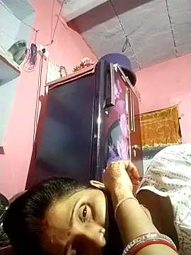 Snapshot of Bhavya_Bhan chatting on October 2025 04:39:01 PM Bhavya Bhan online show from October 2025 04:39:01 PM