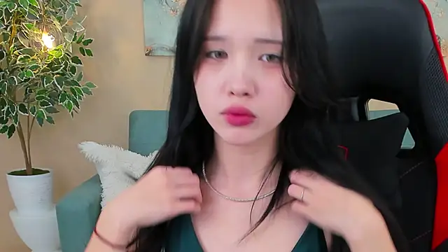 Snapshot of AnneCurtis chatting on January 2025 12:54:02 PM AnneCurtis online show from January 2025 12:54:02 PM