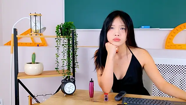 Snapshot of AnneCurtis chatting on October 2025 03:07:02 AM AnneCurtis online show from October 2025 03:07:02 AM