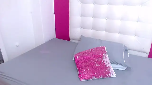 tinyy whore18 online show from March 2025 02:36:01 PM