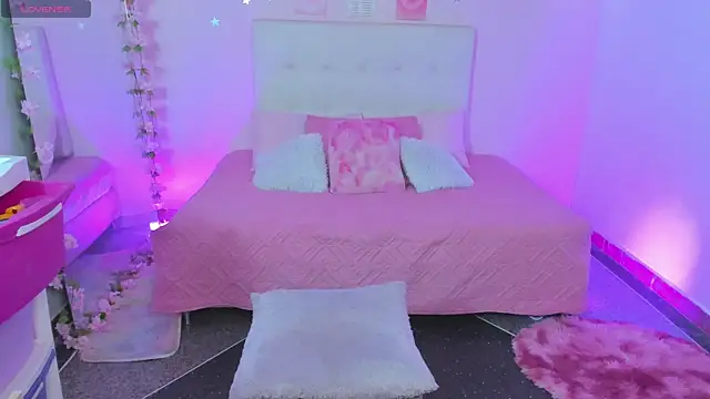 Snapshot of ScarlettDreamss7 chatting on December 2025 01:39:02 PM ScarlettDreamss7 online show from December 2025 01:39:02 PM