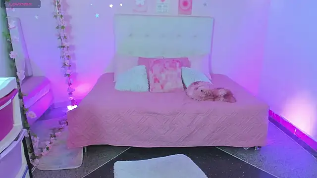 Snapshot of ScarlettDreamss7 chatting on December 2025 12:00:02 PM ScarlettDreamss7 online show from December 2025 12:00:02 PM