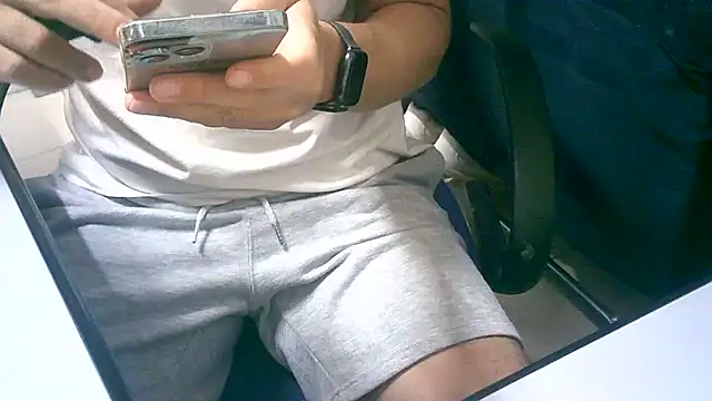 Greeneyes0820 online show from November 2025 09:17:01 PM