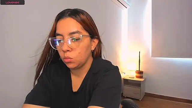 brithany olson25 online show from February 2025 02:00:01 PM