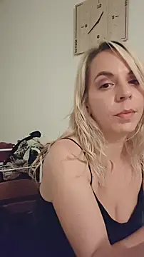 SweetyNinaOff1 online show from October 2025 01:24:02 AM