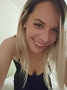 SweetyNinaOff1 online show from April 2026 10:10:02 PM