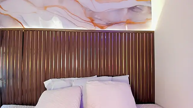 elevensky online show from February 2026 08:01:02 PM