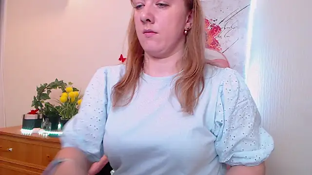 Snapshot of MarthaSimons chatting on June 2026 05:10:01 AM MarthaSimons online show from June 2026 05:10:01 AM