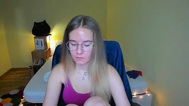 EmilyPaw online show from February 2025 06:27:02 PM