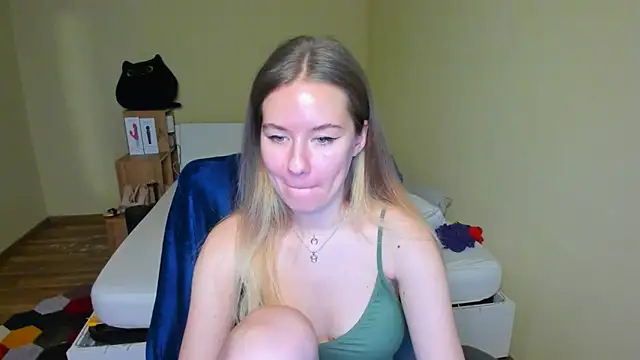 EmilyPaw online show from February 2025 11:53:01 AM